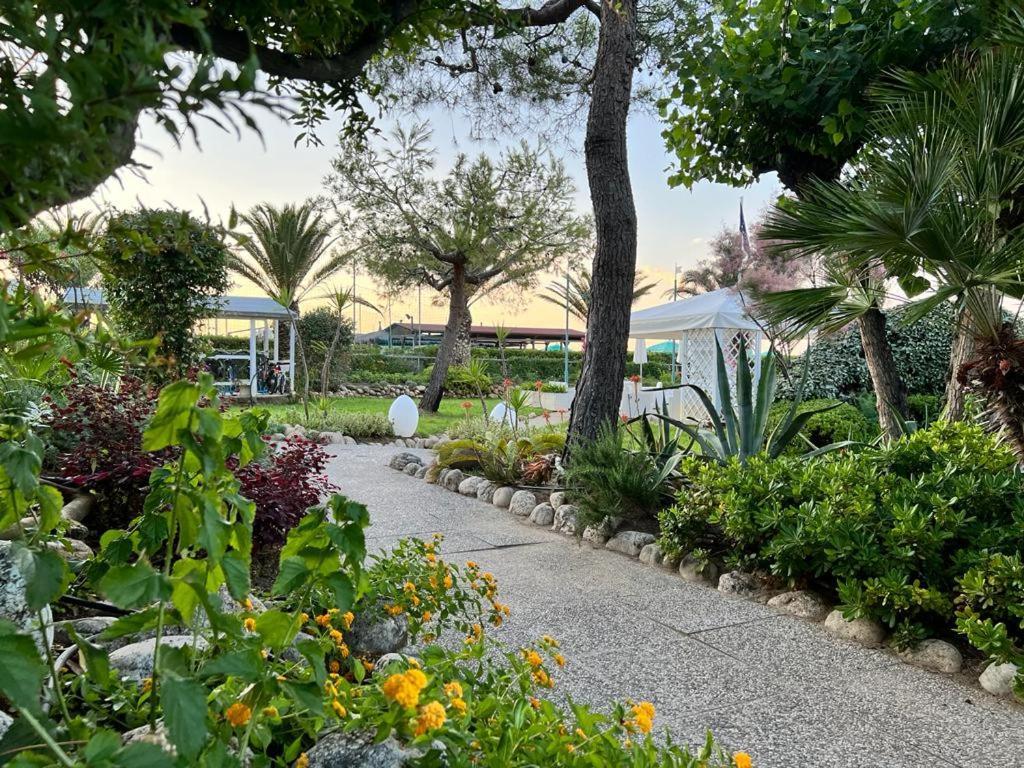 Hotel Parco Delle Rose シルヴィ・マリーナ エクステリア 写真